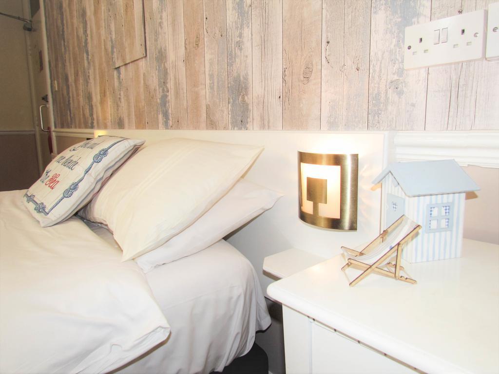 The Scarborough Travel And Holiday Lodge Екстер'єр фото