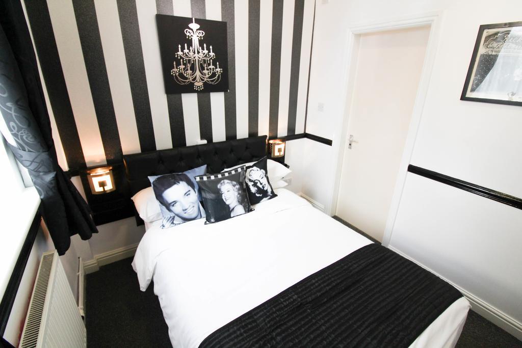 The Scarborough Travel And Holiday Lodge Екстер'єр фото