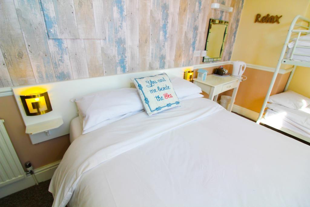 The Scarborough Travel And Holiday Lodge Екстер'єр фото