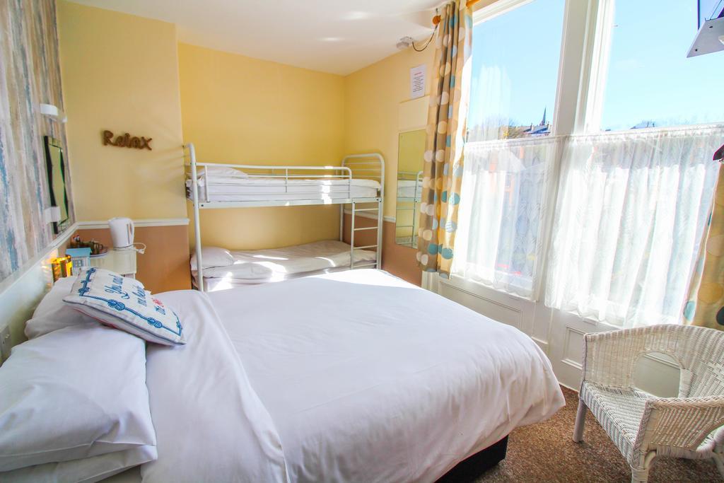 The Scarborough Travel And Holiday Lodge Екстер'єр фото